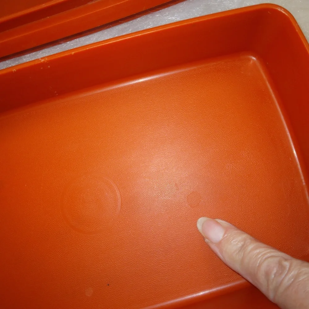 TUPPERWARE 861-20, 2 containers and 2 lids